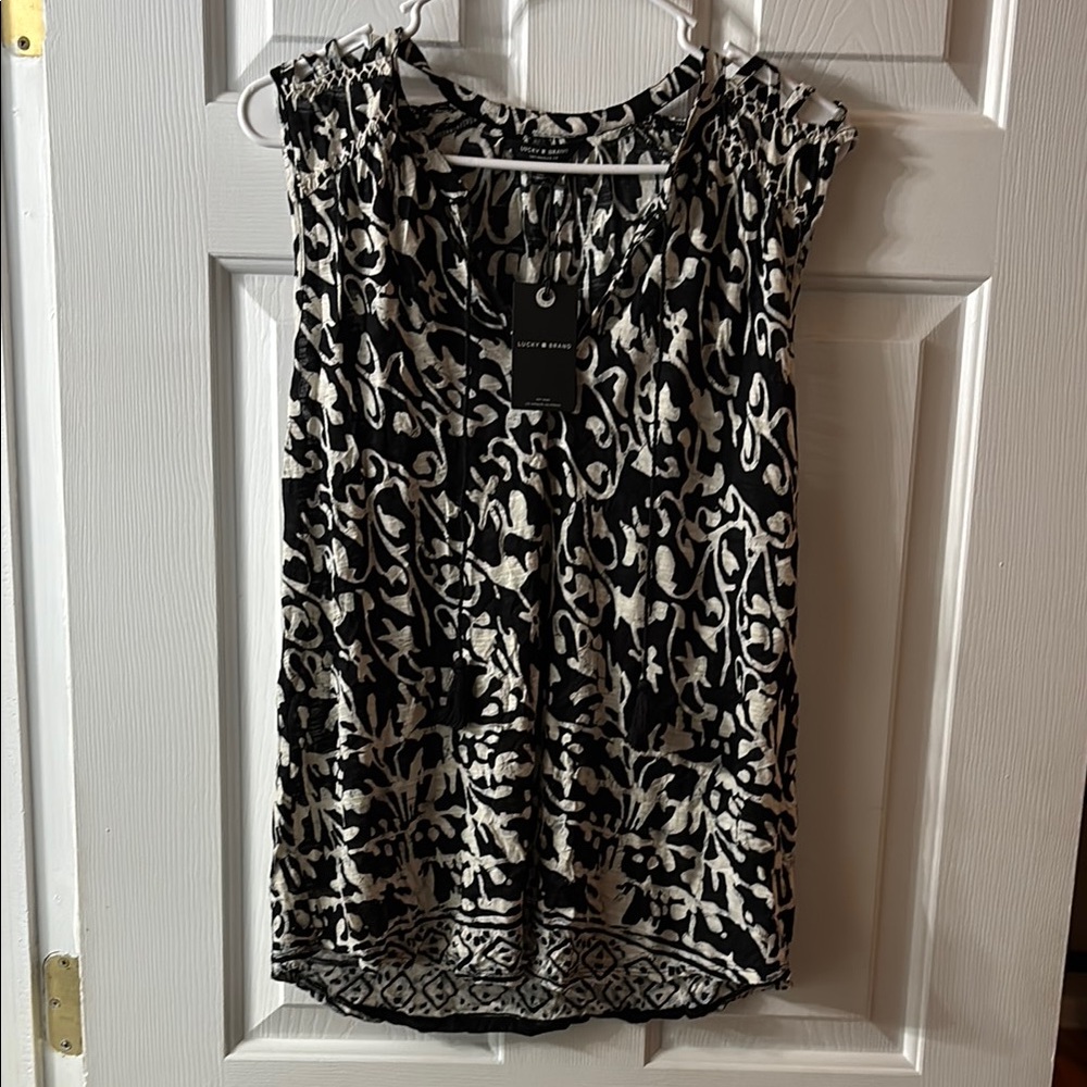Black and White Sleeveless Top
